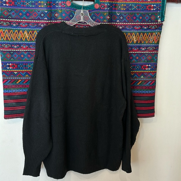 H&M oversized black V-neck Sweater - Picture 2 of 5